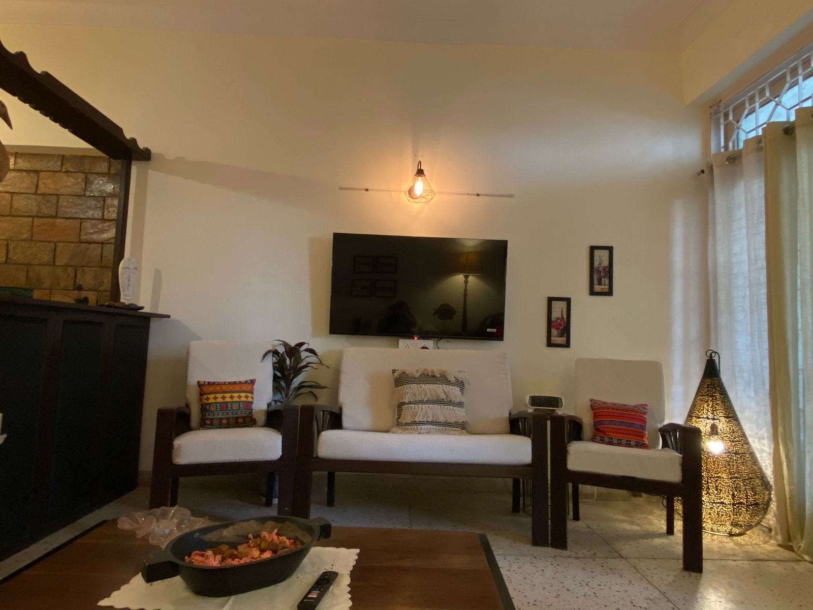 BnBBuddy- Sophisticated 4BHK Space(South Delhi) - Tap to explore photos