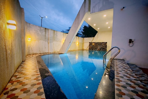 Villa 42 Lonavala by Deshco Holidays