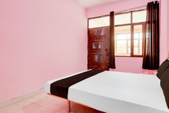 SPOT ON Blue Heart Green Guest House, Greater Noida