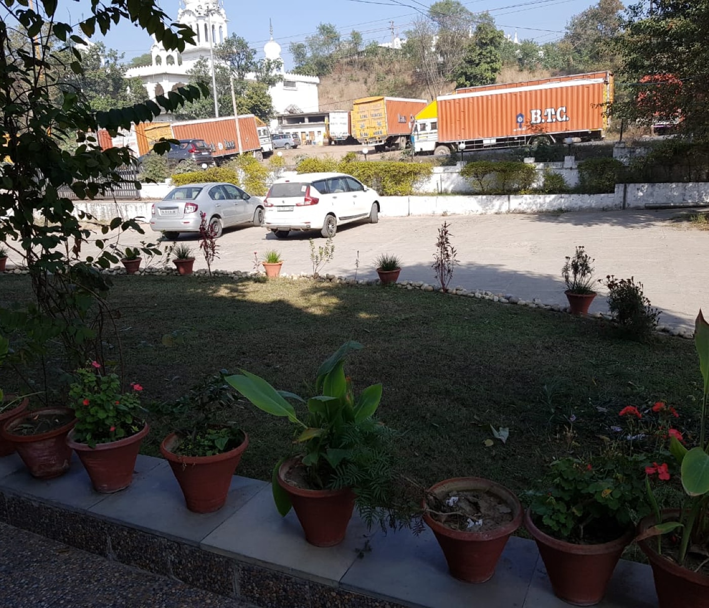 Hotel Grand Chinar - Tap to explore photos