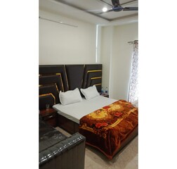 Deluxe Room A/C