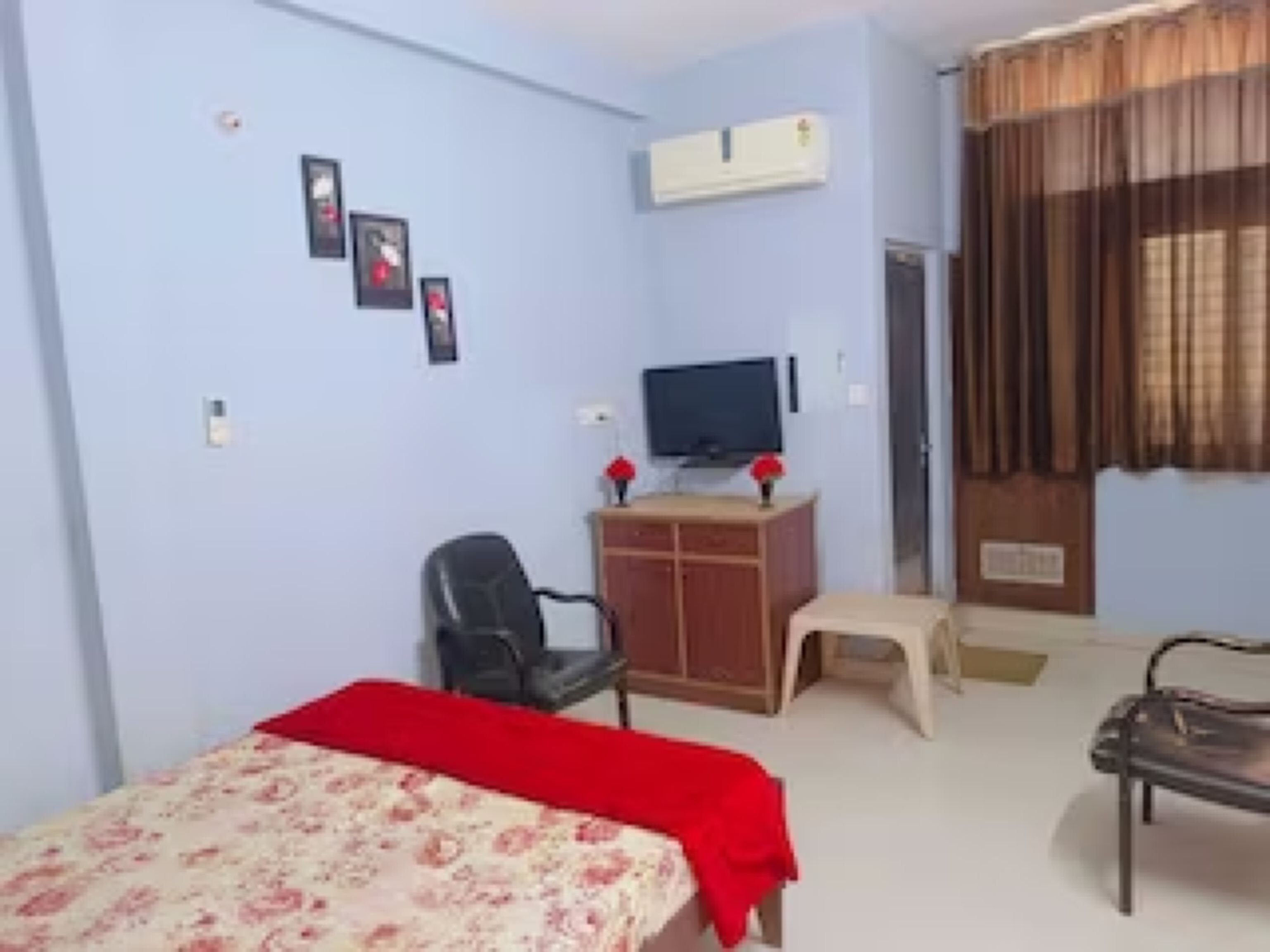 Hotel O Shiv Shakti Palace Harda - Tap to explore photos