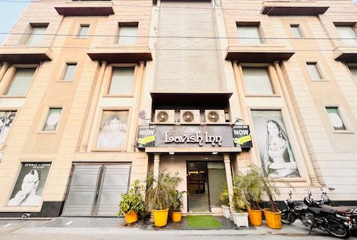 Qotel Signature Lavish Inn Rajouri Garden