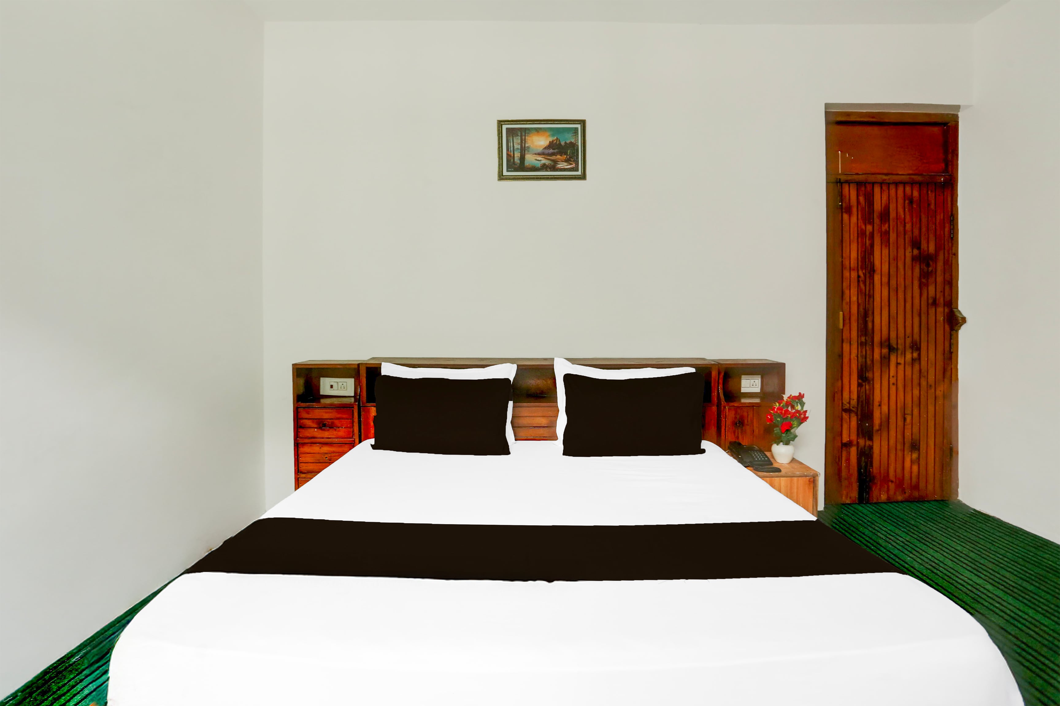 Hotel O Premium Rooms - Tap to explore photos