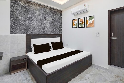 Hotel O AB Rooms