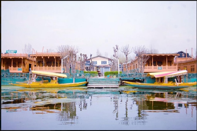 Parimahal Group of Houseboats - Tap to explore photos