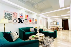 Bluo 3BHK Green Park - Lift ,Balcony, Parking, Delhi