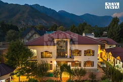 StayVista at Dusk @ Wooden Arches, Srinagar
