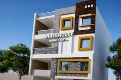 White house, Mandsaur