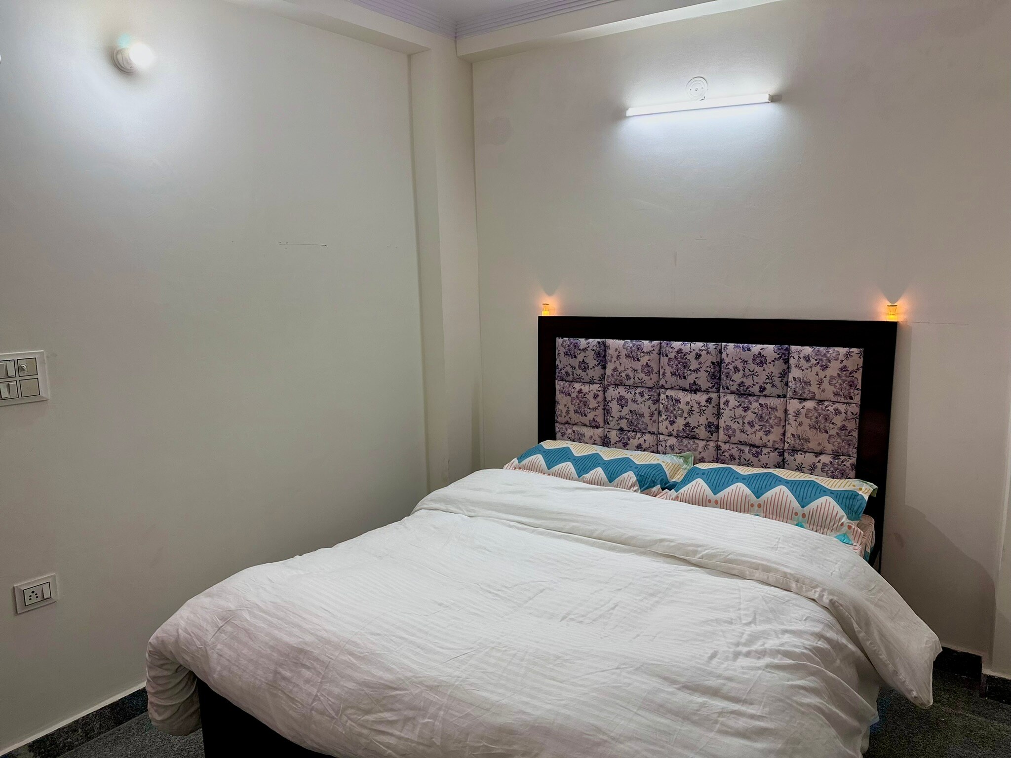 Nirvana Villa Apartment 2BHK Luxury Loft - Tap to explore photos