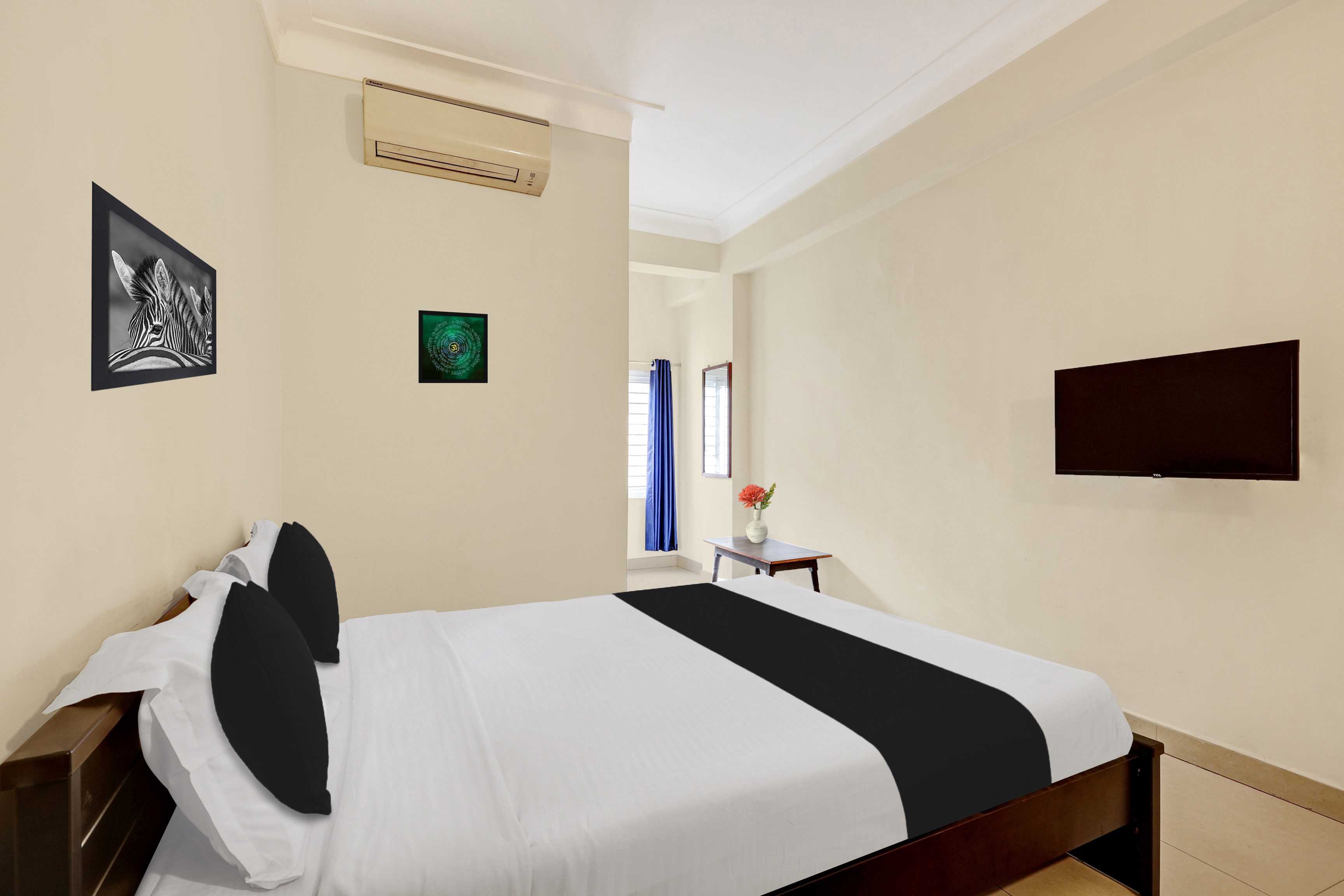 Hotel O Jagadamba Junction - Tap to explore photos