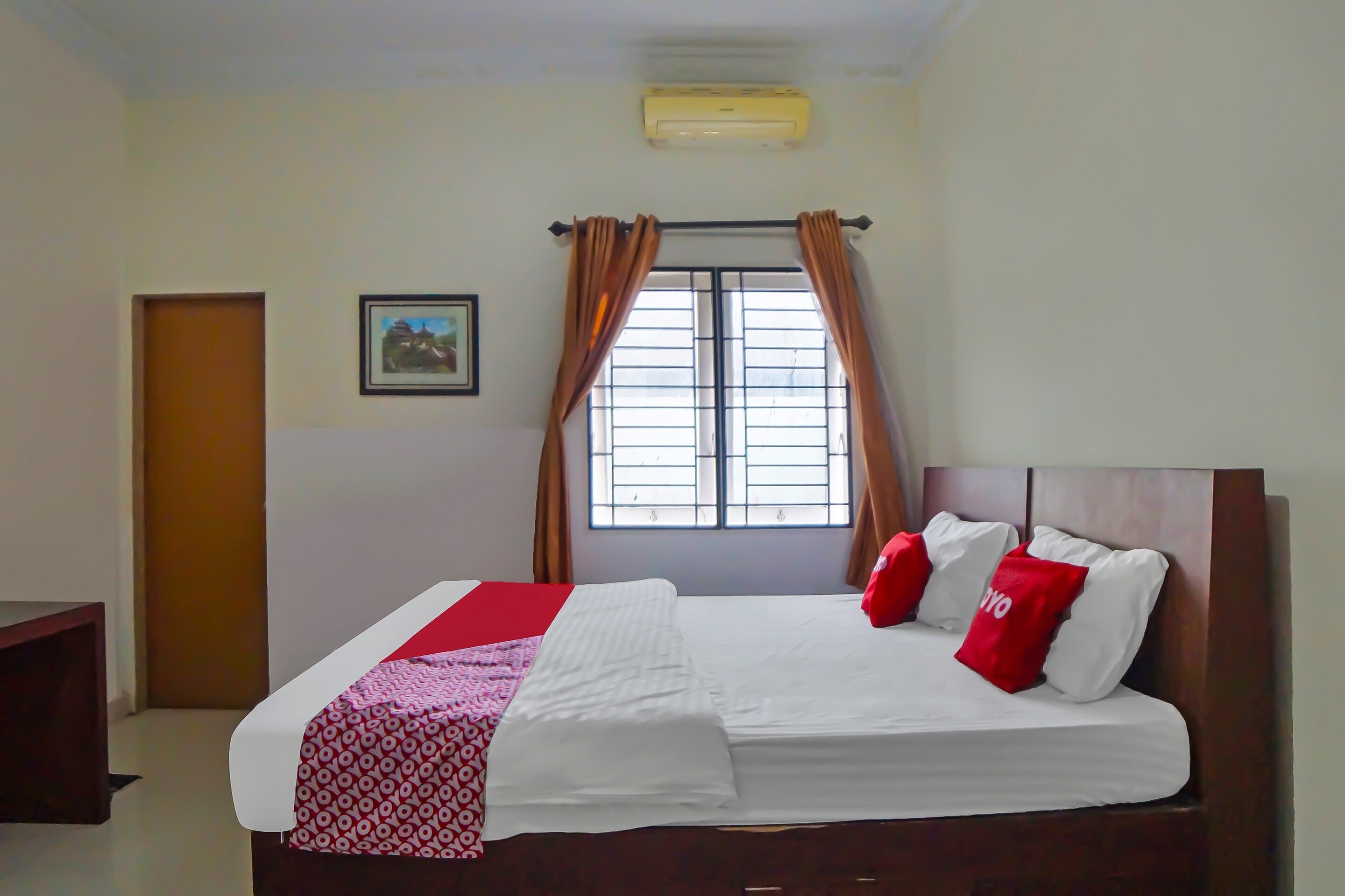 Hotel O Medan City Near Sun Plaza Formerly 99 Residence - Tap to explore photos