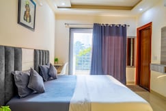 Housr Sector 27 Supermart 1 Near Galleria Market, Gurgaon