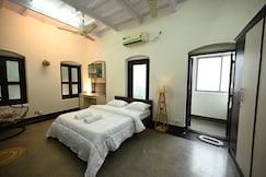 Vintage Rm 2 in Heritage Bungalow in Ballygunge, Kolkata
