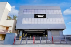 Super Townhouse Nanganallur Near Chennai Airport, Chennai