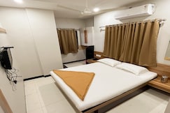 Hotel Adarsh Deluxe, Kolhapur