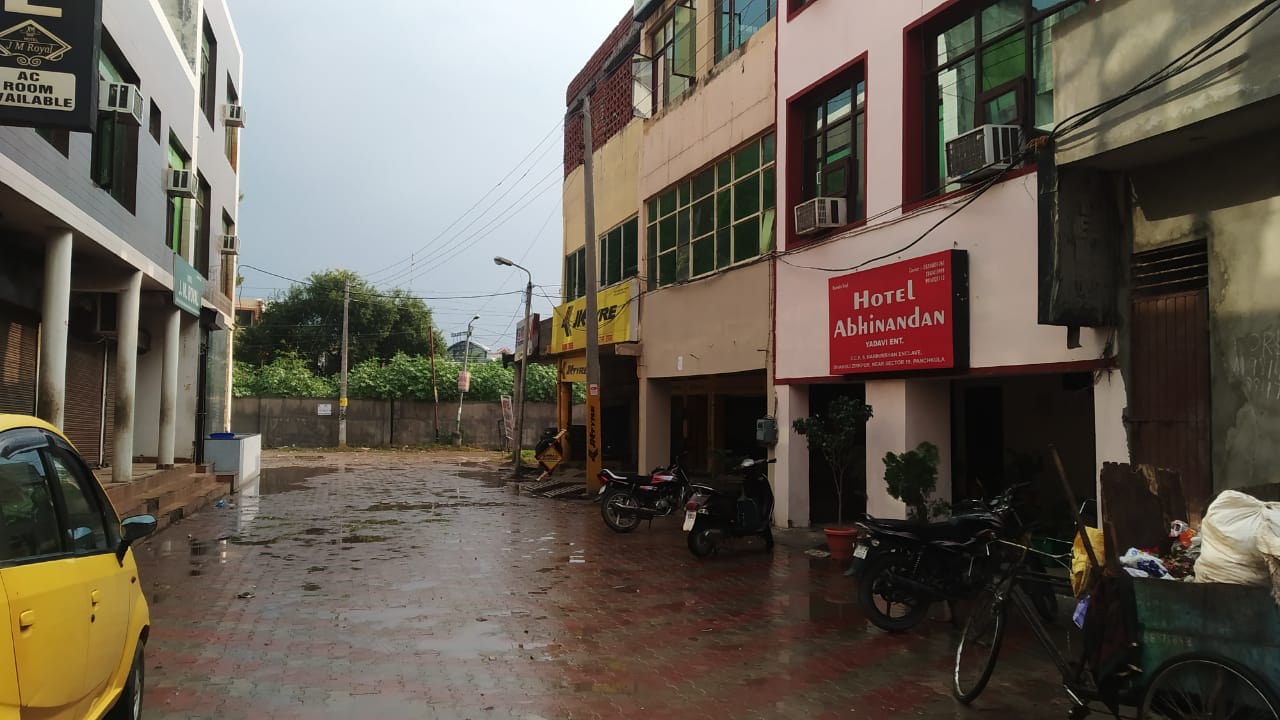 Hotel Abhinandan - Tap to explore photos