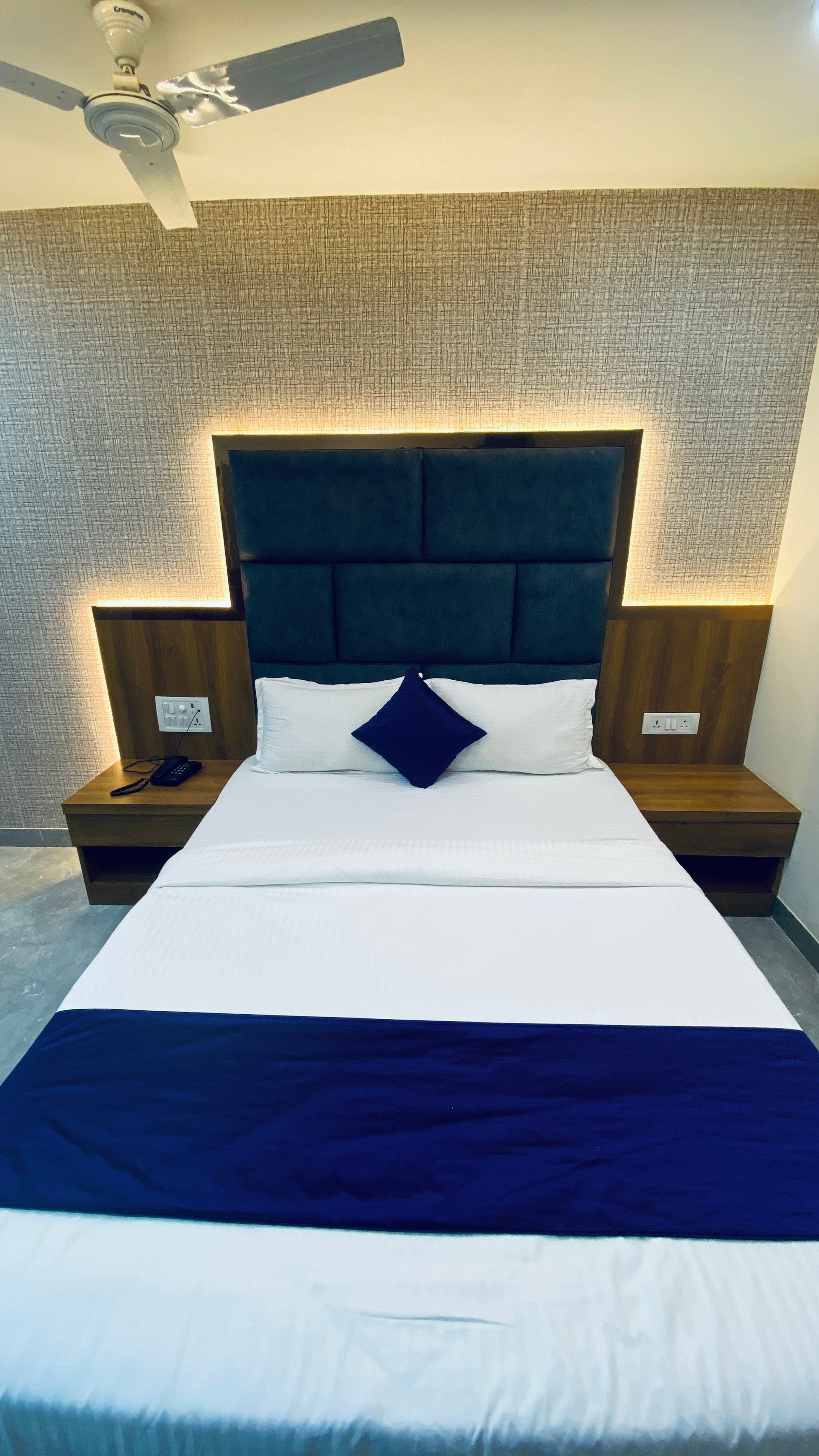 Hotel BKC Gold View - Tap to explore photos