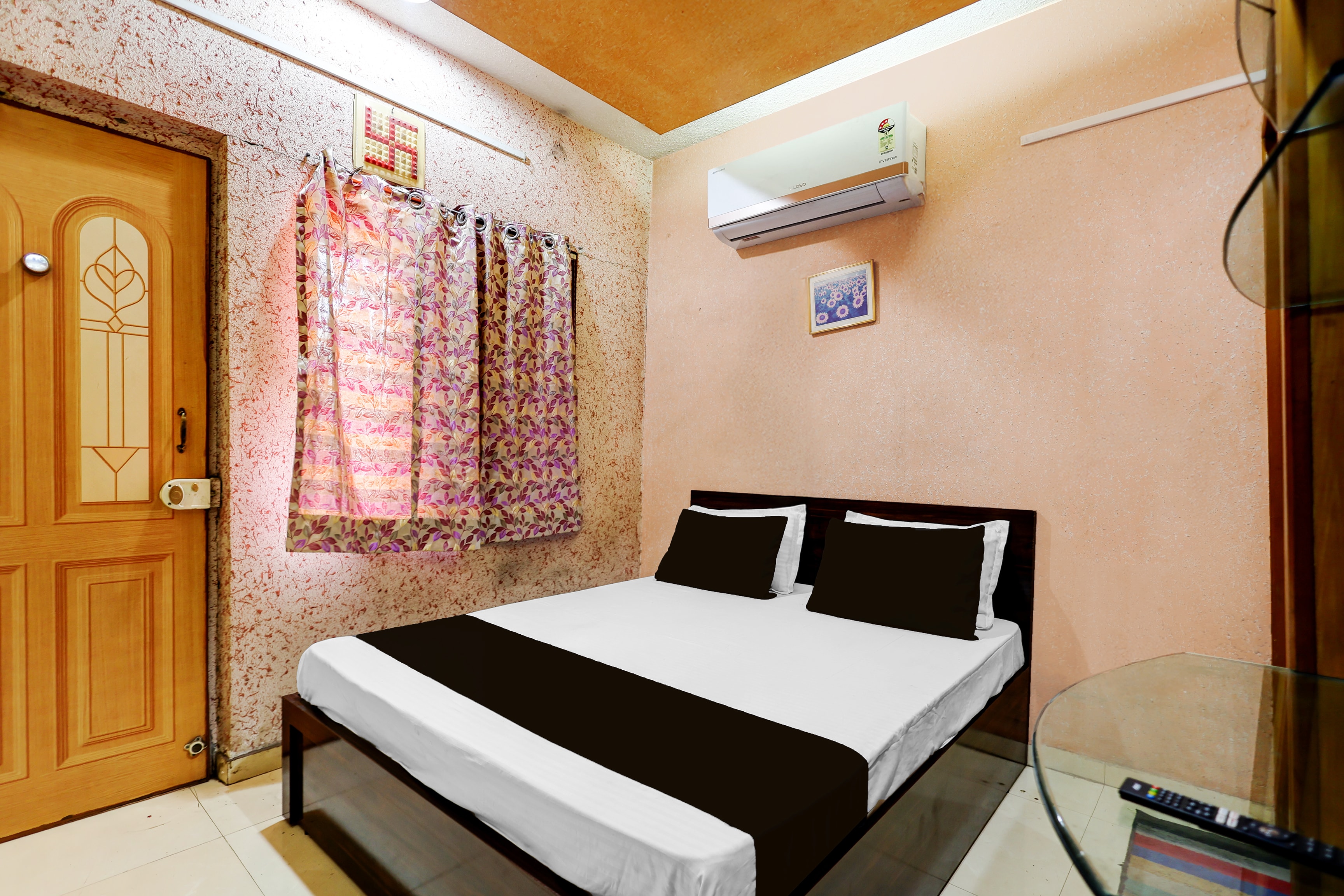 Hotel O Om Yatri Own Lodging 4