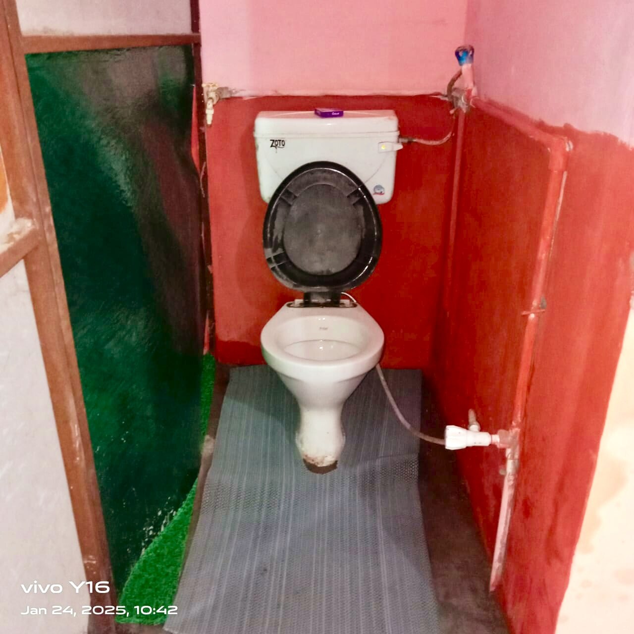 Karvaan Guest House - Tap to explore photos