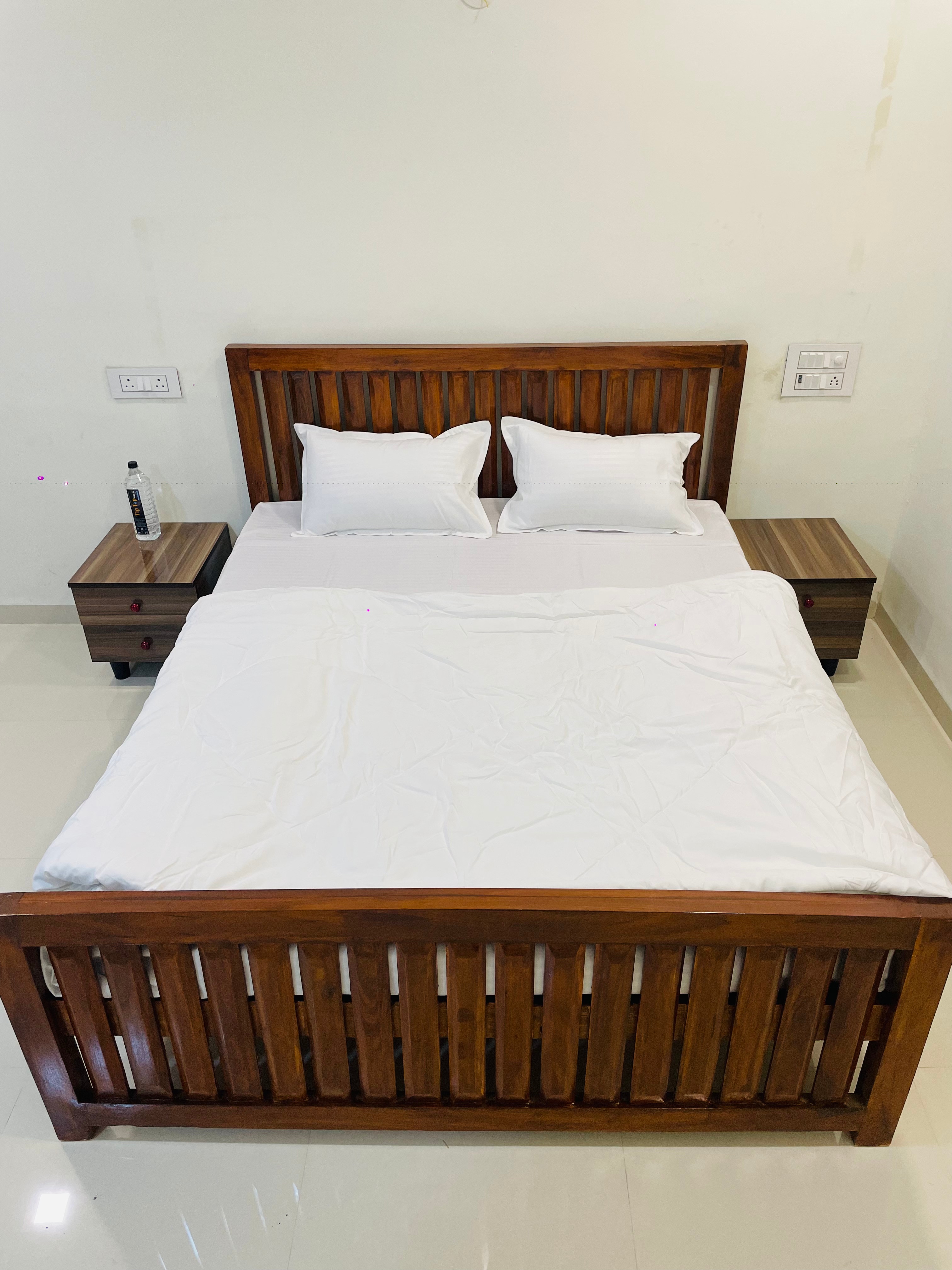 Deluxe Room without AC 1