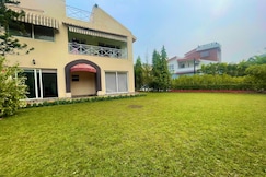 Raichak Choudhury Bungalow, Diamond Harbour