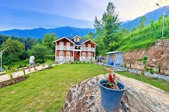 Ahaad 4BR Forest View Cottage in Srinagar by Homeyhuts, Budgam
