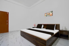 HOTEL O CS CLARK INN, Bahraich