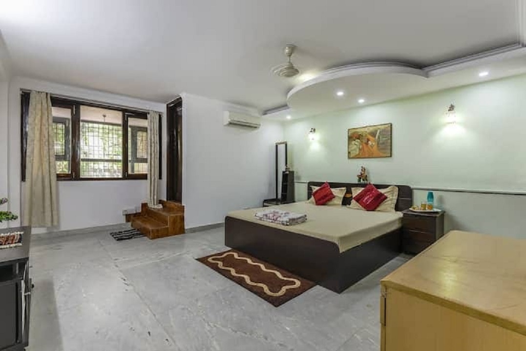 2 Bed Bath Home with AC Kitchen WiFi Parking - Tap to explore photos