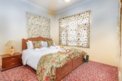 Luxury Ashok Homestay Deluxe Room 1, Srinagar