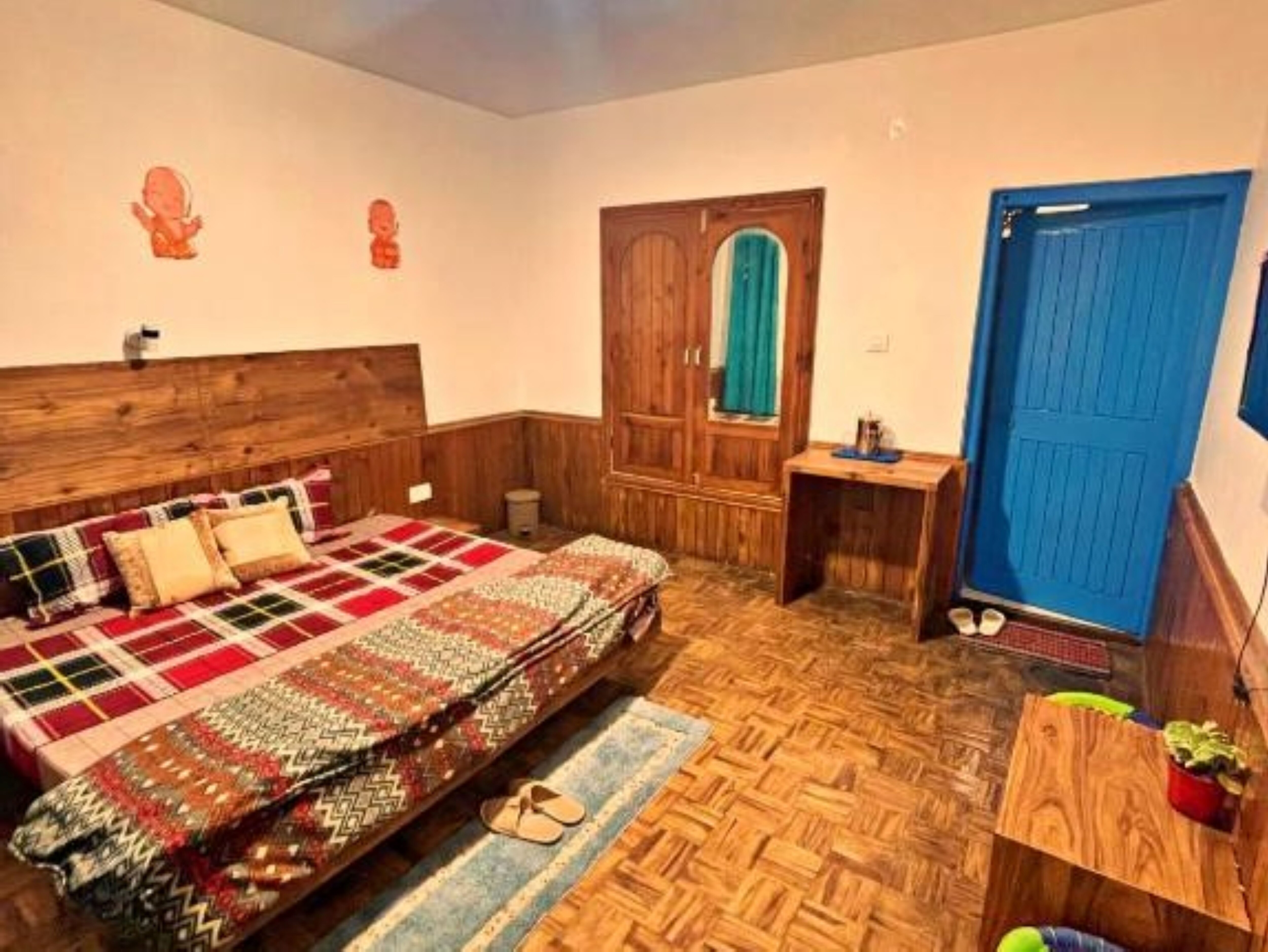 Old Manali Heaven - Tap to explore photos