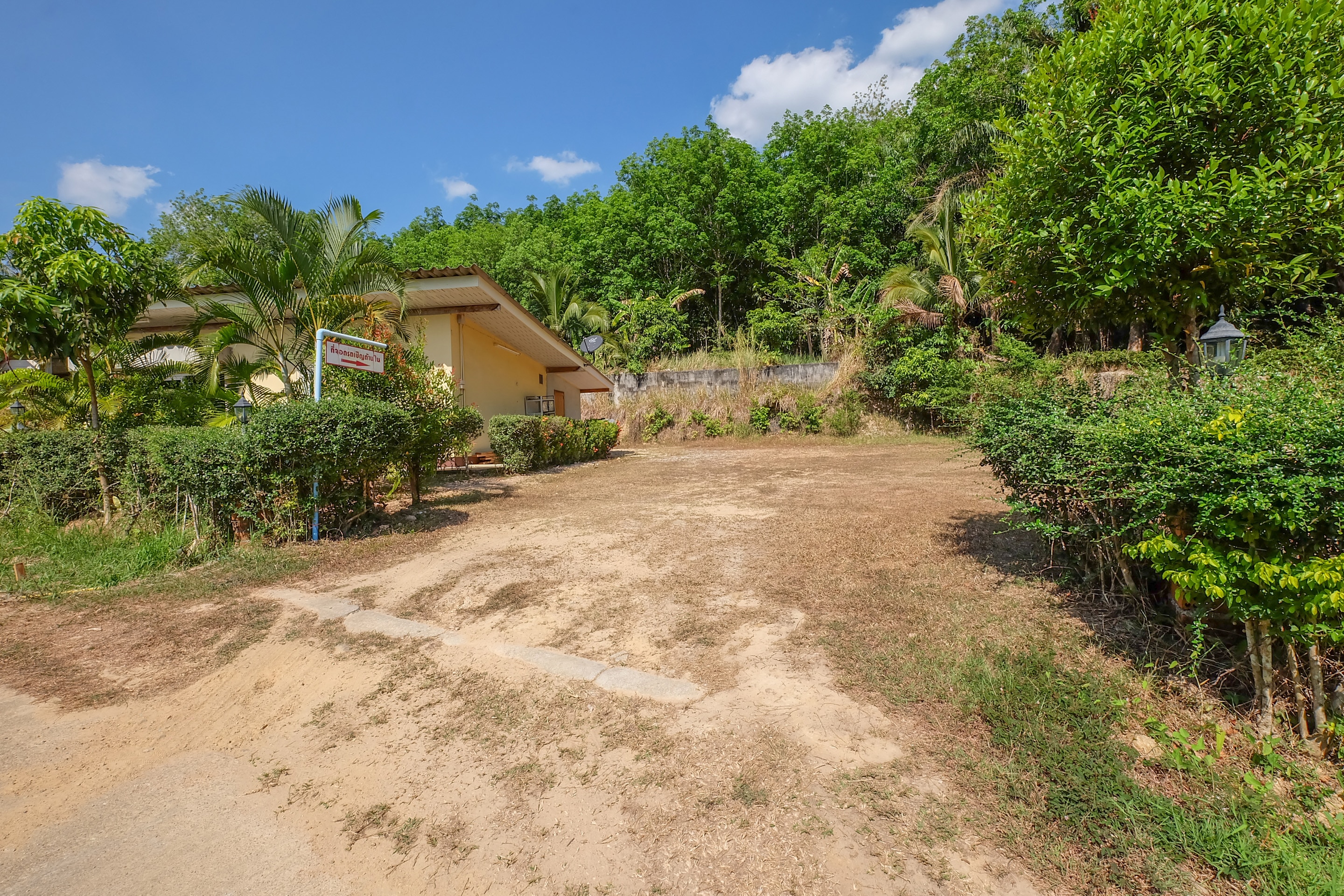OYO 608 Maleena Home - Tap to explore photos