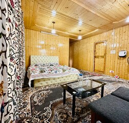 Deluxe Bedroom 1