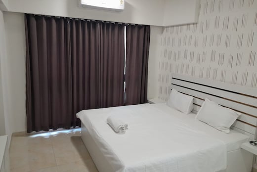 Gateway Apartments Near Western Express Highway
