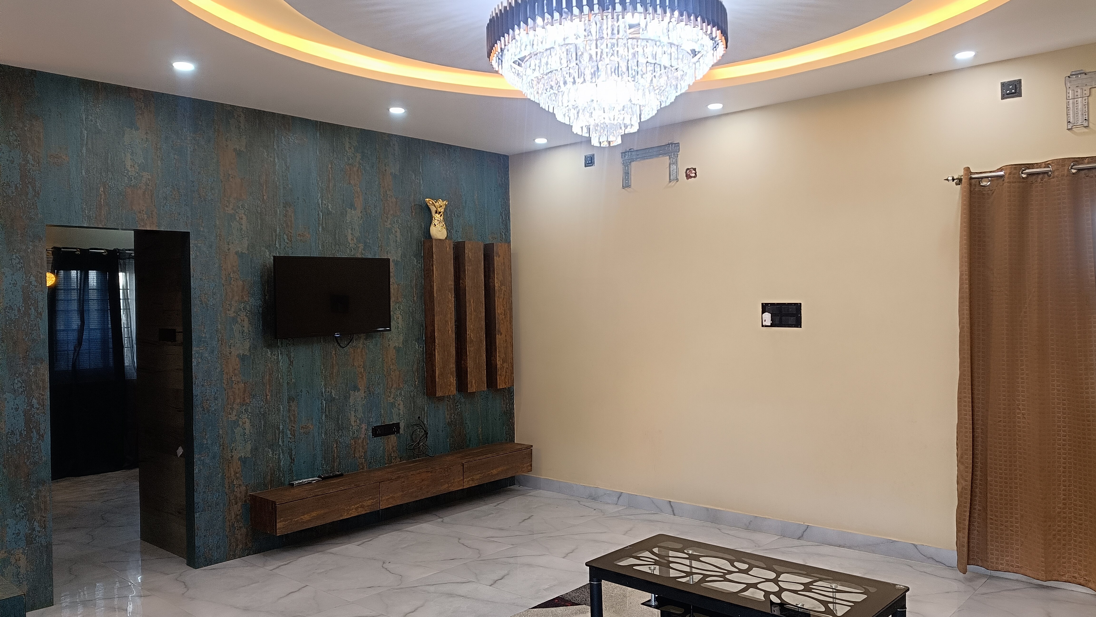 Lavish inn homestay - Tap to explore photos