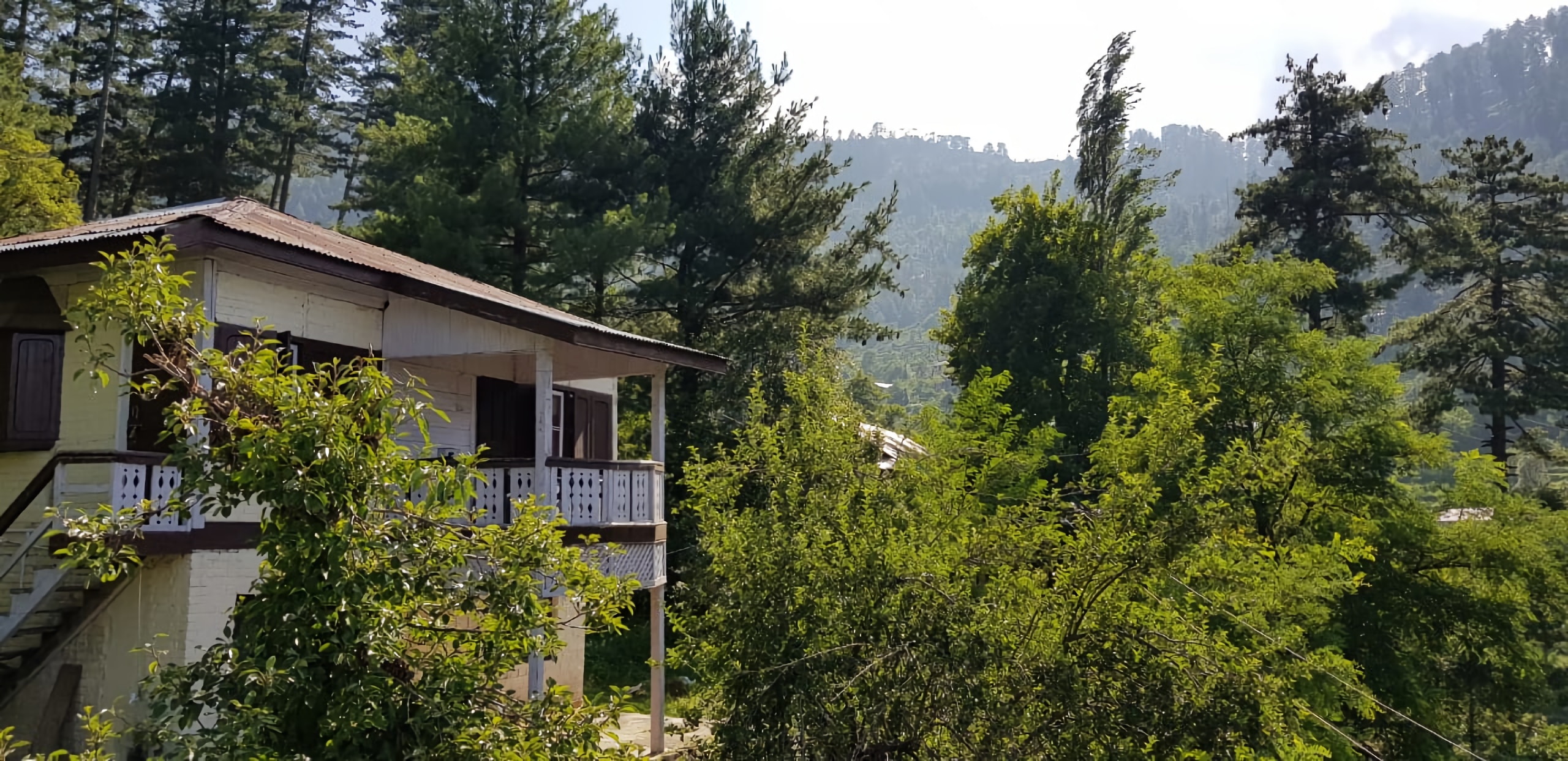 Patnitop Heights Hill Cottage - Tap to explore photos