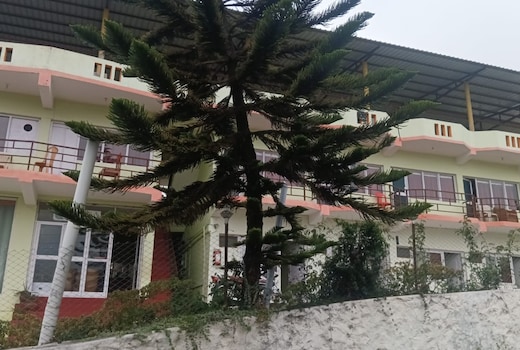 FLGHR Cozy Grande Residency