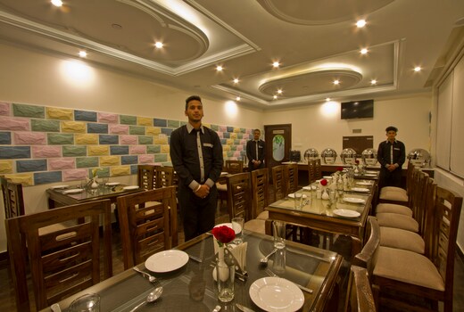 Holiday Heaven Vegetarian Hotel Manali Hotel Price Address