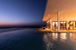 StayVista at Sunset on the Lake, Igatpuri