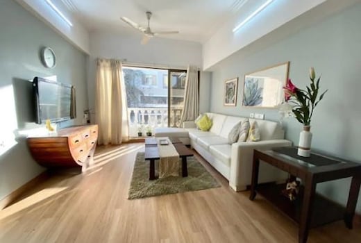 Little Hut 301 Rooms on 27th road Khar West by Connekt Homes