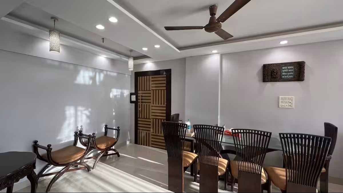 Spacious 2 BHK Khar Bandra West Near Union Park - Tap to explore photos