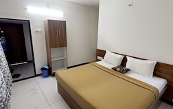 Bedroom 102  Temple view
