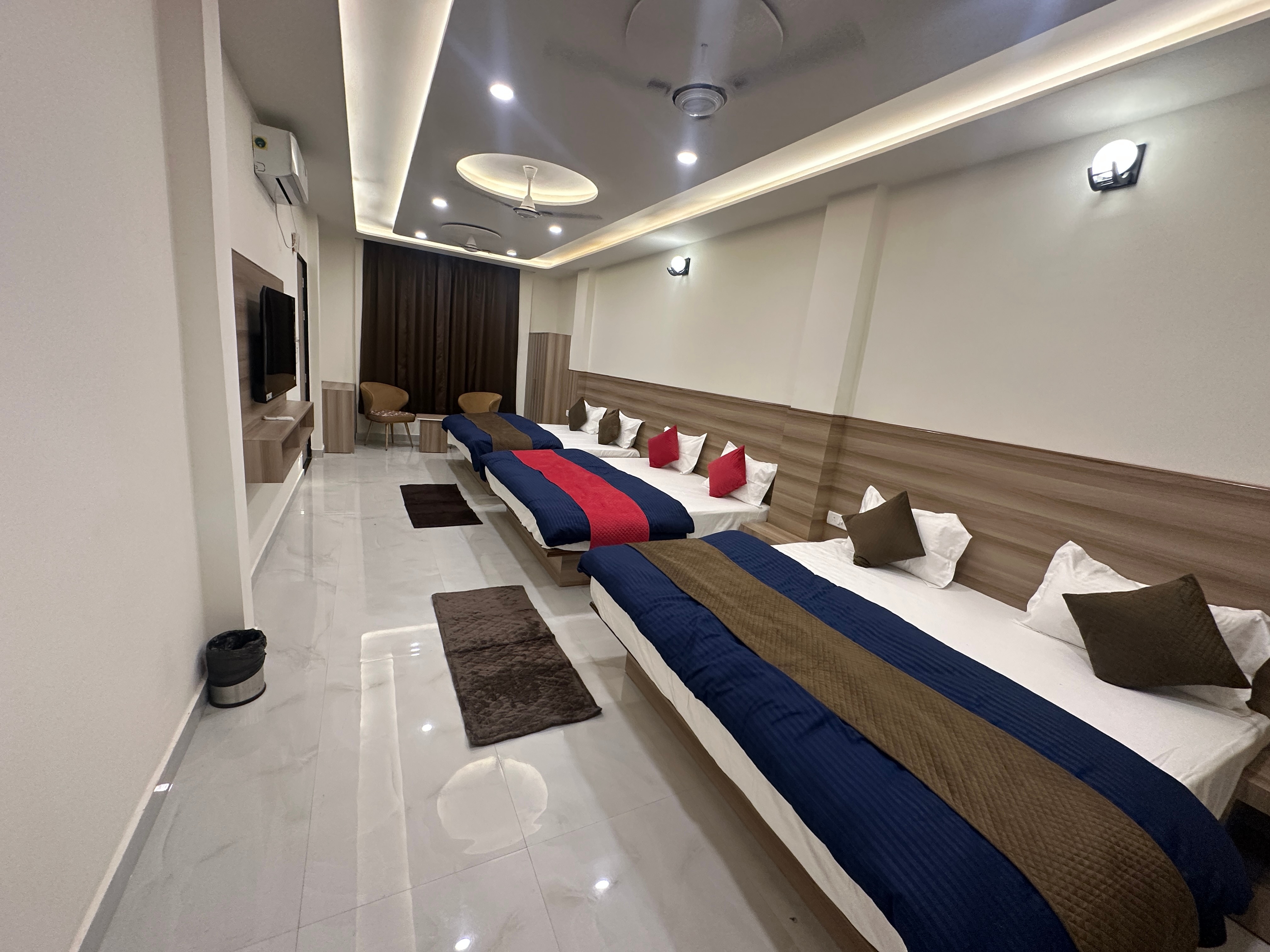Hotel Vrinda Shridhar - Tap to explore photos