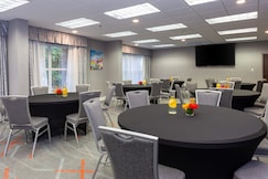 Hampton Inn & Suites Raleigh/Cary I-40 (PNC Arena), Wake