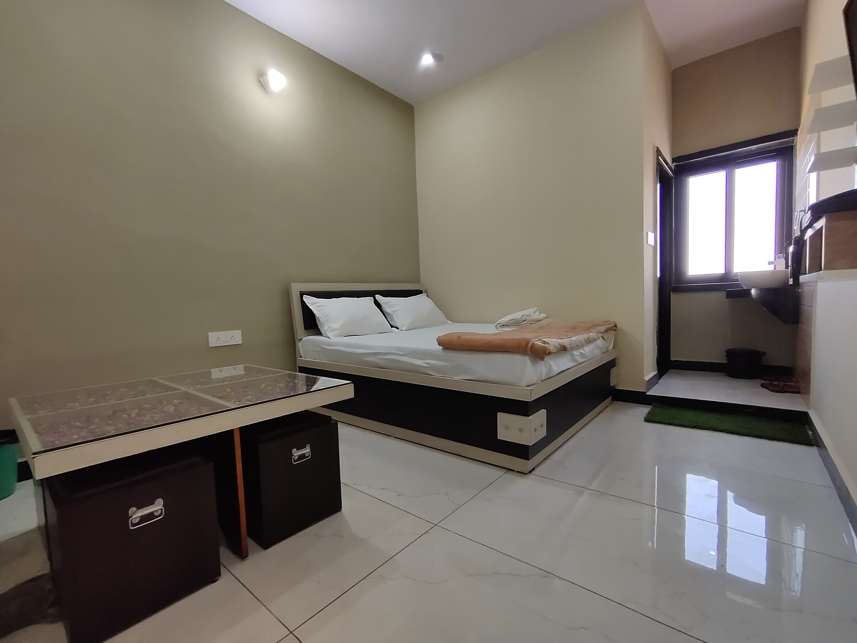 HOTEL AVADH RESORT. - Tap to explore photos