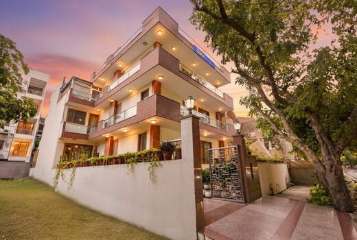 FabHotel Akashneem - MGF Metropolitan Mall