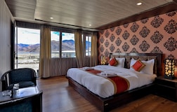 Deluxe Room with Lake View