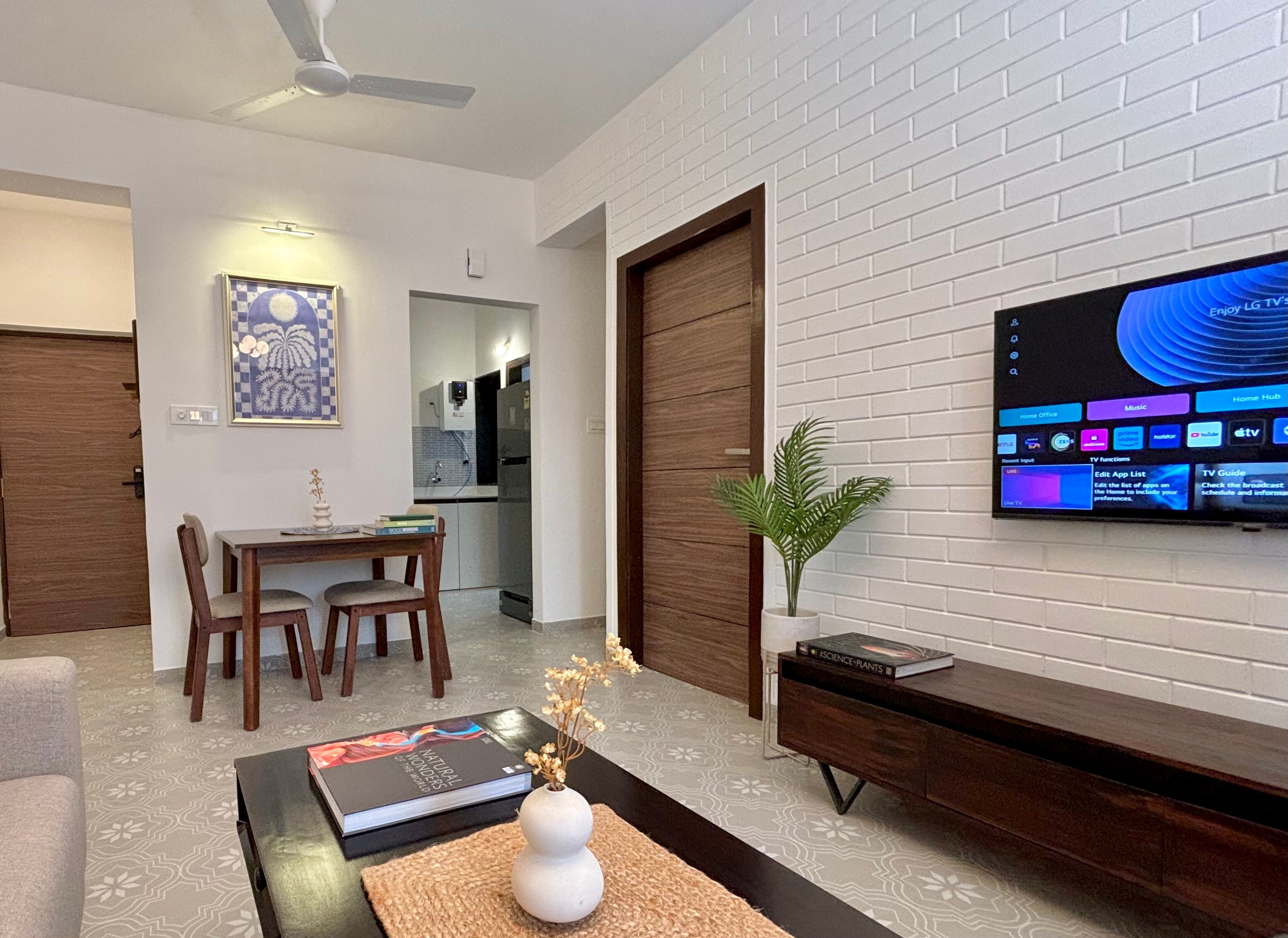 Noma Quiet 1BR Pool WIFI WFH in Candolim C-509 - Tap to explore photos