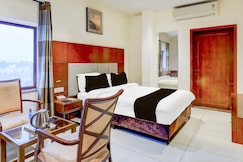 Townhouse JFN Comfort Hotel, Ponneri