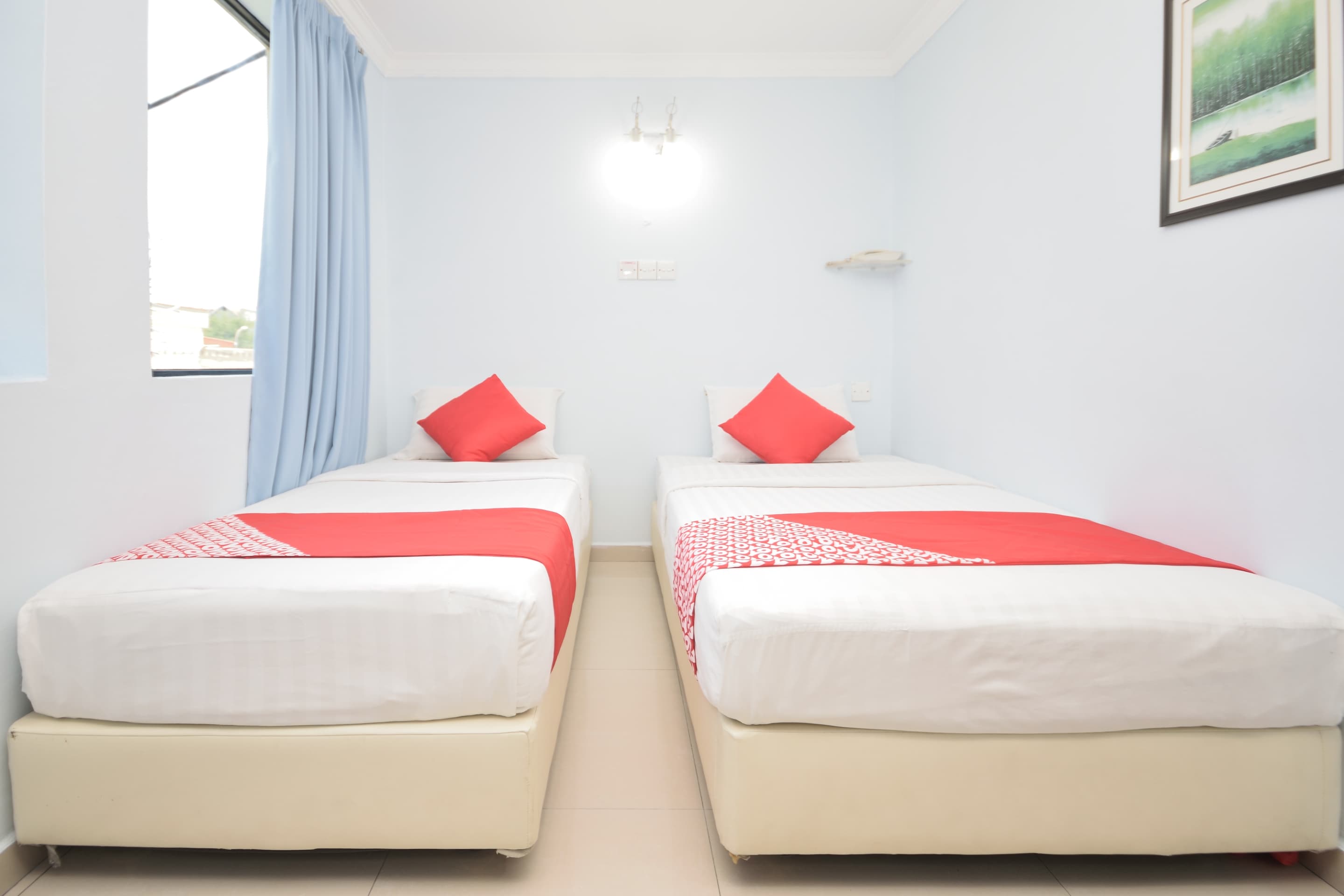 Super OYO 969 Hotel Pantai View - Tap to explore photos